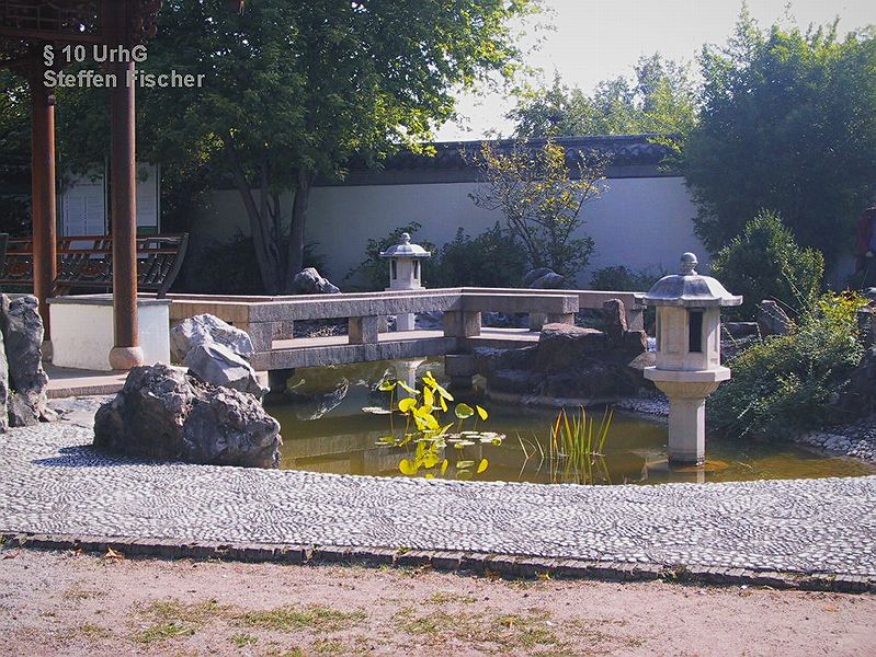 Chinesischer Garten></td>
      </tr>
       <tr>
       <td  align=